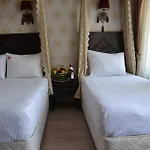 Hotel Cosmos